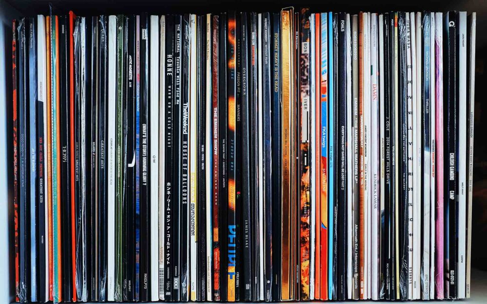 A lot of vinyl records on a shelf